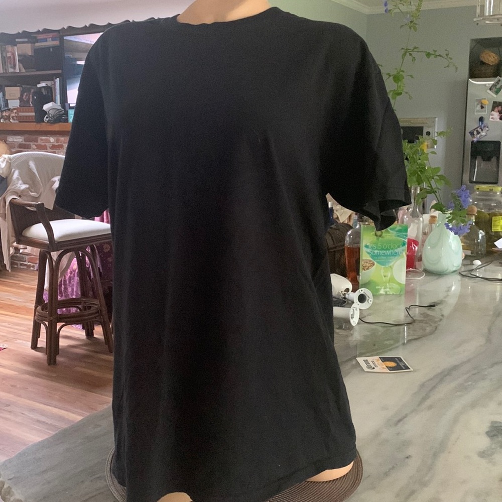 Black Tee